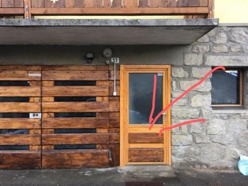 Chambre Independante Avec Salle De Bain Independante Au Rdc D Un Chalet A 25 Kms Chamonix Сен-Жерве-ле-Бен Екстериор снимка